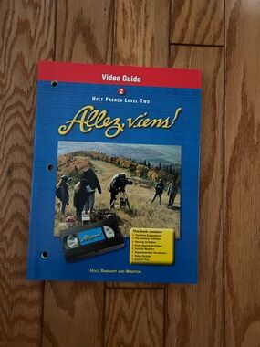 Allez, viens! Holt French Level Two Video Guide - Blue & Red Cover